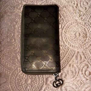 Gray Gucci Zip Wallet with Double G Charm